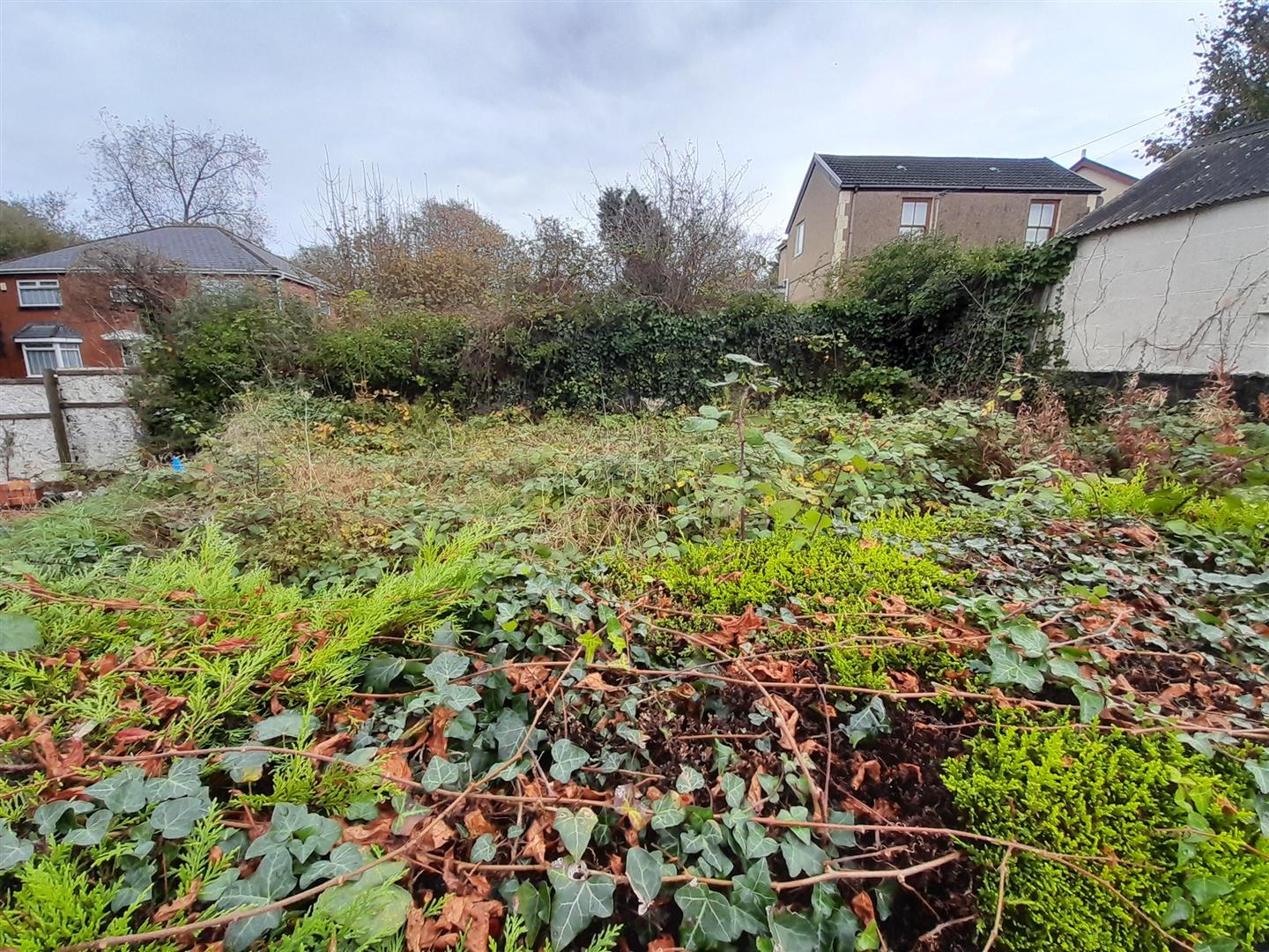 Llwynhendy Road, Llanelli, SA14 9HR